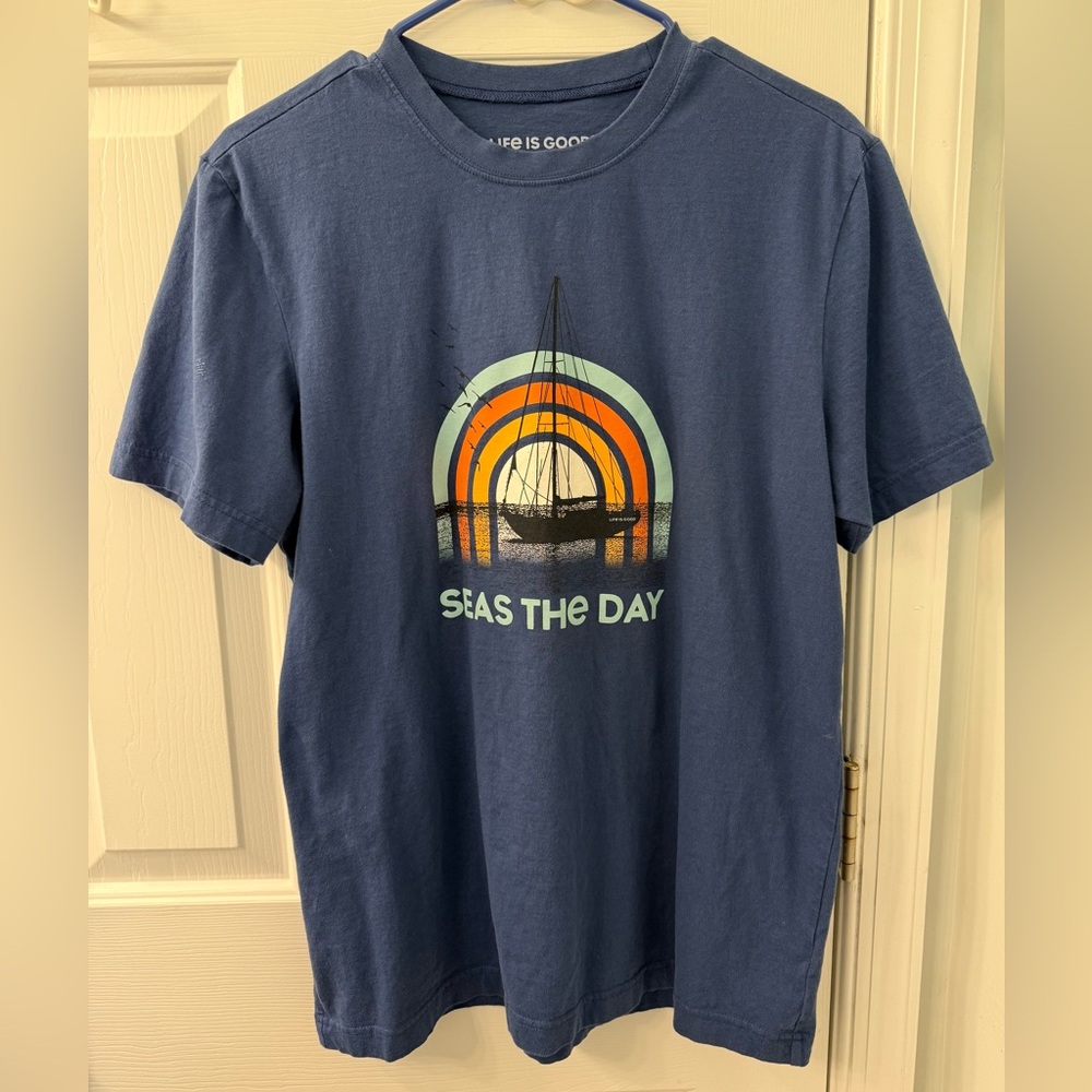 Life is Good Seas the Day blue sailboat T-shirt men’s medium